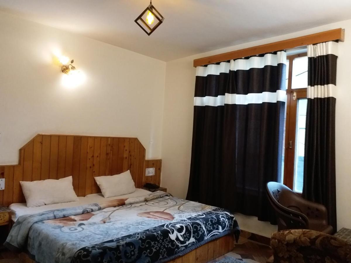 Хостел Hadimba Regency Манали Экстерьер фото